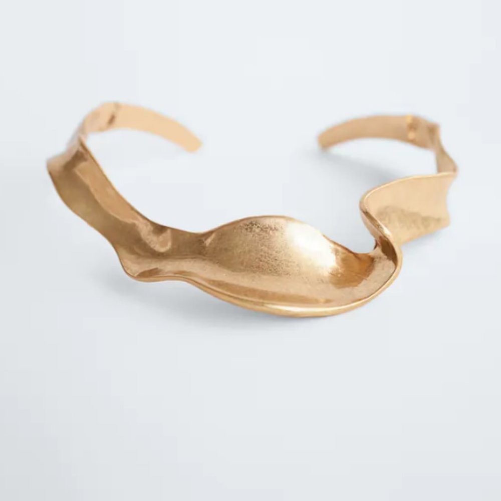 Looking to Purchase Zara Wave Rigid Necklace